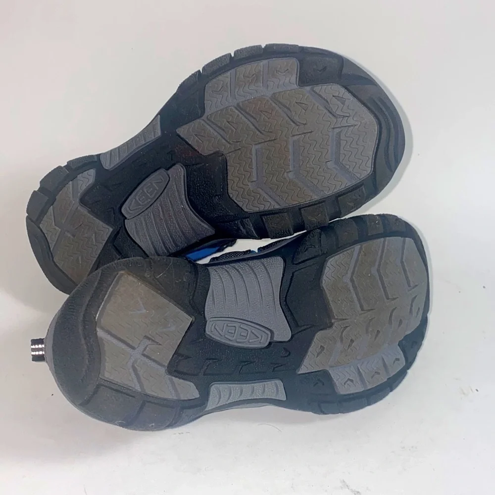 Keen Newport h2 blue and gray hiking water shoe